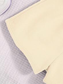SHEIN Áo thun chui đầu và quần short thắt lưng có họa tiết chữ Tween Girl - Màu be - Xem 6