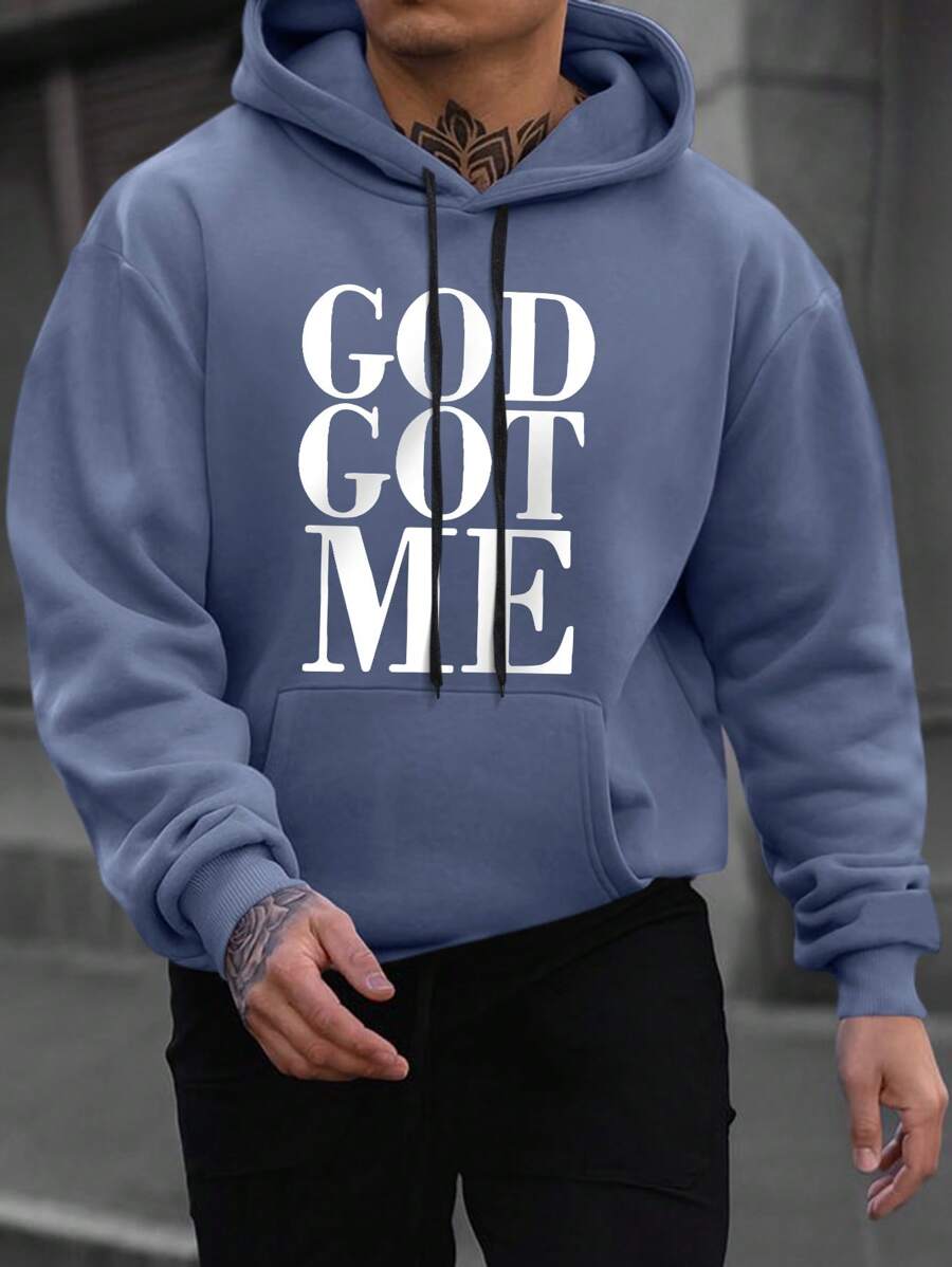 Manfinity Hombres Capucha con estampado de letra con bolsillo de canguro con cordón - Neblina azul - Ver 1
