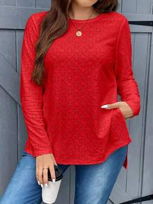 SHEIN Essnce Camiseta con bordado de ojales y dobladillo dividido - Rojo - Ver 3