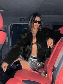 Flirla 大碼素色開門襟毛茸茸外套 - 黑色 - 查看 5