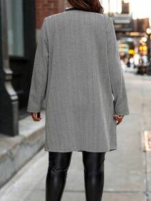 Calvaya 大碼雙口袋開門襟外套 - 灰色 - 查看 2