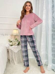 Ensemble de pyjama en flanelle avec haut et pantalon à carreaux