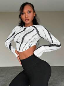 Easithlete 扎染弧形下摆短款运动长袖 T 恤修身衬衫 - 黑與白 - 查看 4