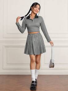 SHEIN MOD 千鳥格紋 Polo 領短版 T 恤和百褶裙 - 黑與白 - 查看 4