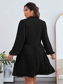 SHEIN Privé 大碼前鏤空燈籠袖洋裝 - 黑色 - 查看 2