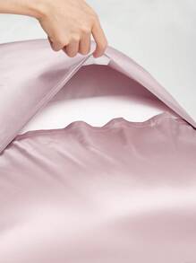 MOTF PREMIUM 1PC One-Sided 22MM SILK PILLOWCASE WITHOUT FILLER - Pink - View 2