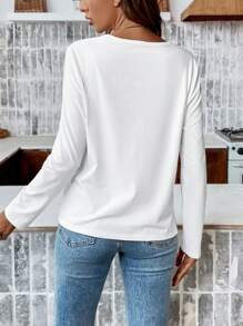 SHEIN Frenchy Áo thun cổ chữ V thêu hình trái tim - Đỏ và trắng - Xem 2