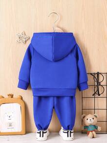 男嬰字母貼布連帽衫和運動褲 - 寶藍色 - 查看 2