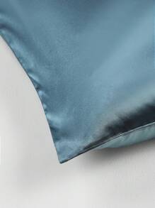 MOTF PREMIUM 1PC One-Sided 22MM SILK PILLOWCASE WITHOUT FILLER - Blue - View 3