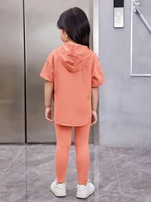 SHEIN 年輕女孩字母壓花落肩連帽 T 恤和打底褲 - 彩色 - 查看 2