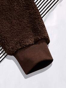 Manfinity Homme 男士圖案刺繡袋鼠口袋毛絨帽衫 - 棕色 - 查看 4