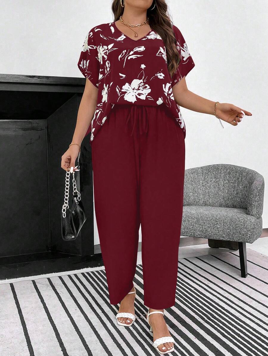 SHEIN LUNE Talla grande Top con estampado floral de manga murciélago & Pantalones con nudo delantero - Burdeos - Ver 1
