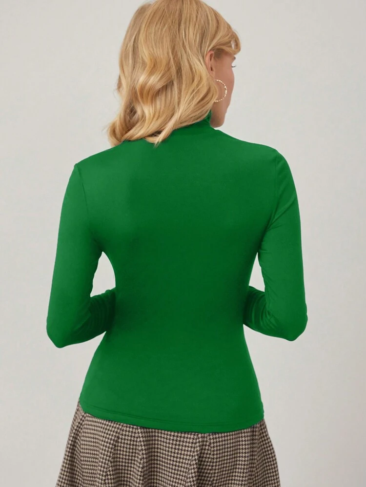 HIGH NECK FORM FITTED TEE