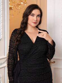 Modelyn 大碼翻領領結側荷葉邊下擺蕾絲洋裝 - 黑色 - 查看 5