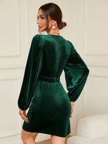 SHEIN Privé 燈籠袖褶飾側邊天鵝絨緊身洋裝 - 墨綠色 - 查看 2