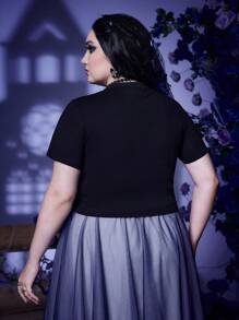 Corpse Bride | ROMWE Plus Figure & Letter Graphic Crop Tee - Black - View 2