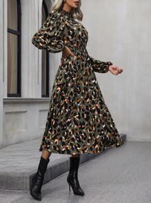 SHEIN Clasi Sukienka z długimi rękawami i nadrukiem na całej powierzchni - Wojskowa Zieleń - Zobacz 4