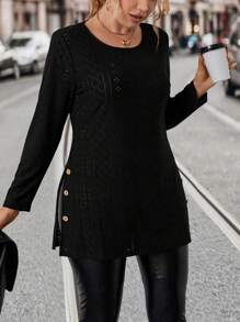 SHEIN LUNE 大碼孔眼刺繡鈕扣細節開叉下擺T恤 - 黑色 - 查看 6