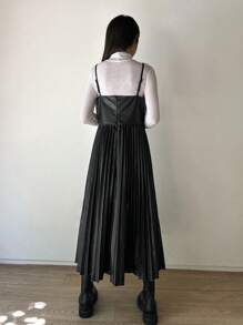 DAZY 纯色褶皱下摆吊带连衣裙（不含T恤），休闲女装秋冬