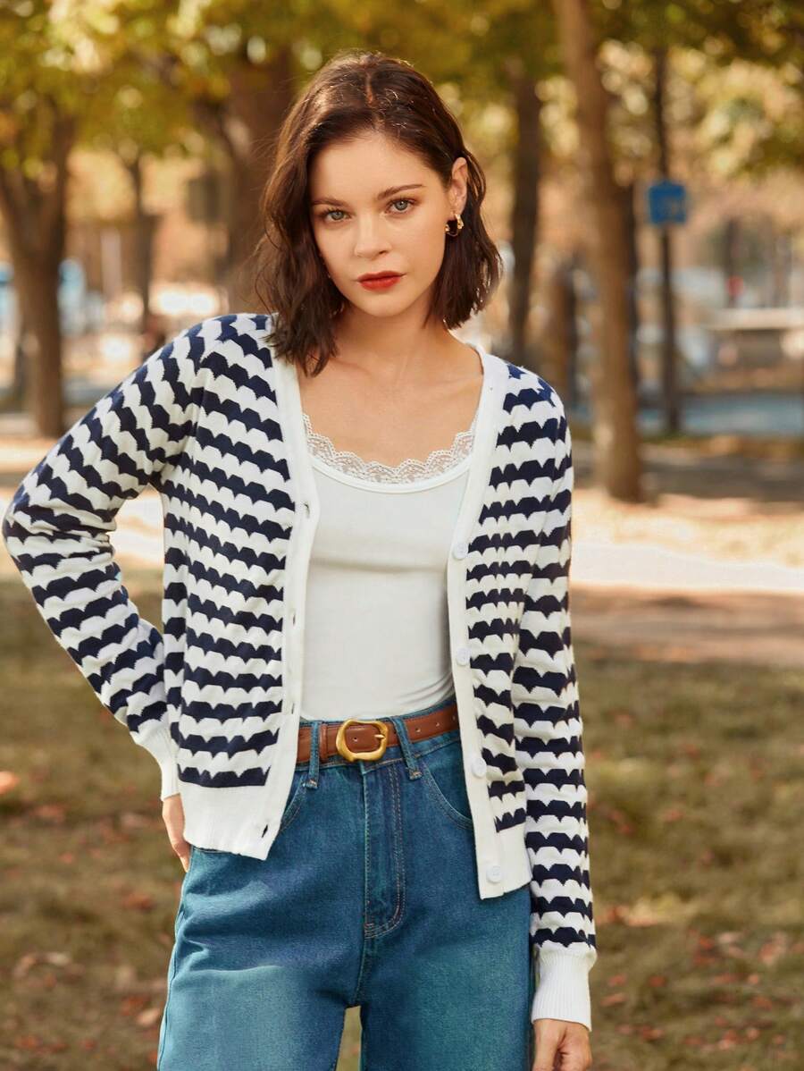 SHEIN Frenchy Strickjacke mit Geo Muster und Knopfleiste vorne - Blau-Weiß - Übersicht 1