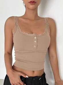 DAZY 蕾絲邊前紐扣吊帶上衣 - 卡其色 - 查看 5