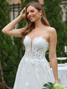 Contrast Embroidery Mesh Tube Wedding Dress Elegant Bridal Dress, Bride