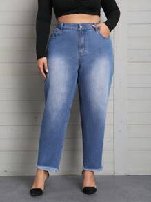 SHEIN LUNE Plus Raw Hem Mom Fit Jeans - Blue - View 2