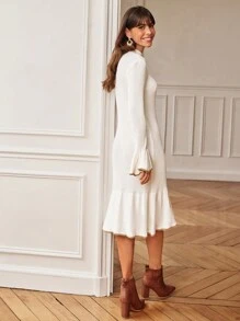 SHEIN Frenchy 小高領荷葉袖紐扣細節荷葉邊毛衣洋裝 - 米色 - 查看 5