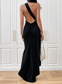 SHEIN X Tarsha Whitmore SHEIN Privé 褶邊高衩露背繞頸洋裝 - 黑色 - 查看 1