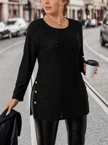 SHEIN LUNE 大碼孔眼刺繡鈕扣細節開叉下擺T恤 - 黑色 - 查看 1