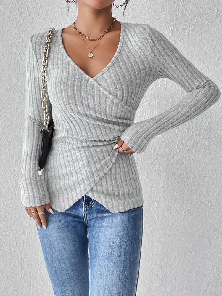 SHEIN Frenchy טי סריג עם צלעות עיטוף צוואר Surplice - אפור בהיר - ראה 3