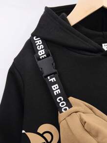 SHEIN Conjunto de Moletom com Capuz de Pelúcia de Urso para Meninos Pré-Adolescentes e Calça de Moletom com Bolso Canguru e Bolsa Transversal com Alça Suspensória com Estampa em Inglês, Flanelado Reforçado