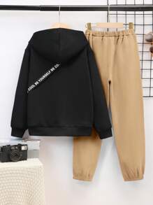 SHEIN Conjunto de Moletom com Capuz de Pelúcia de Urso para Meninos Pré-Adolescentes e Calça de Moletom com Bolso Canguru e Bolsa Transversal com Alça Suspensória com Estampa em Inglês, Flanelado Reforçado