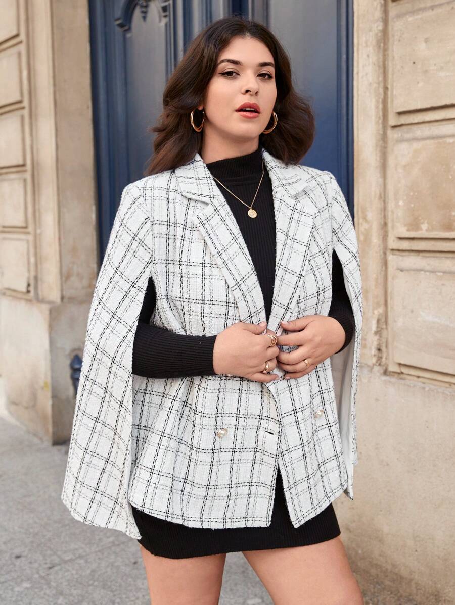 SHEIN Privé Talla grande Abrigo con estampado de cuadros de manga capa de doble botonadura - Blanco y Negro - Ver 1