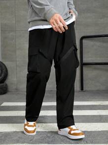 Manfinity EMRG Men Flap Pocket Side Cargo Pants - Black - View 1