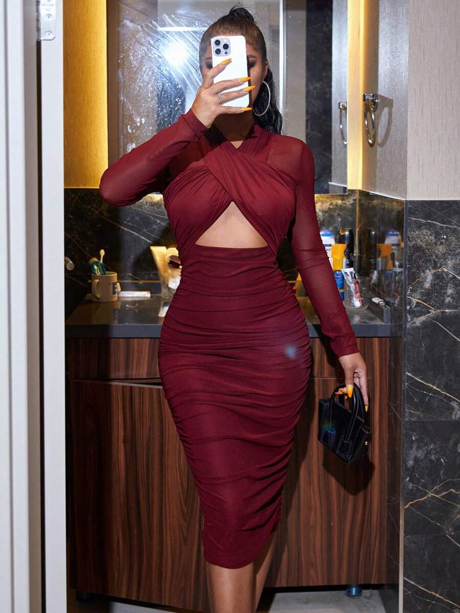 RueChic 前鏤空褶邊網紗緊身洋裝 - 酒紅色 - 查看 1