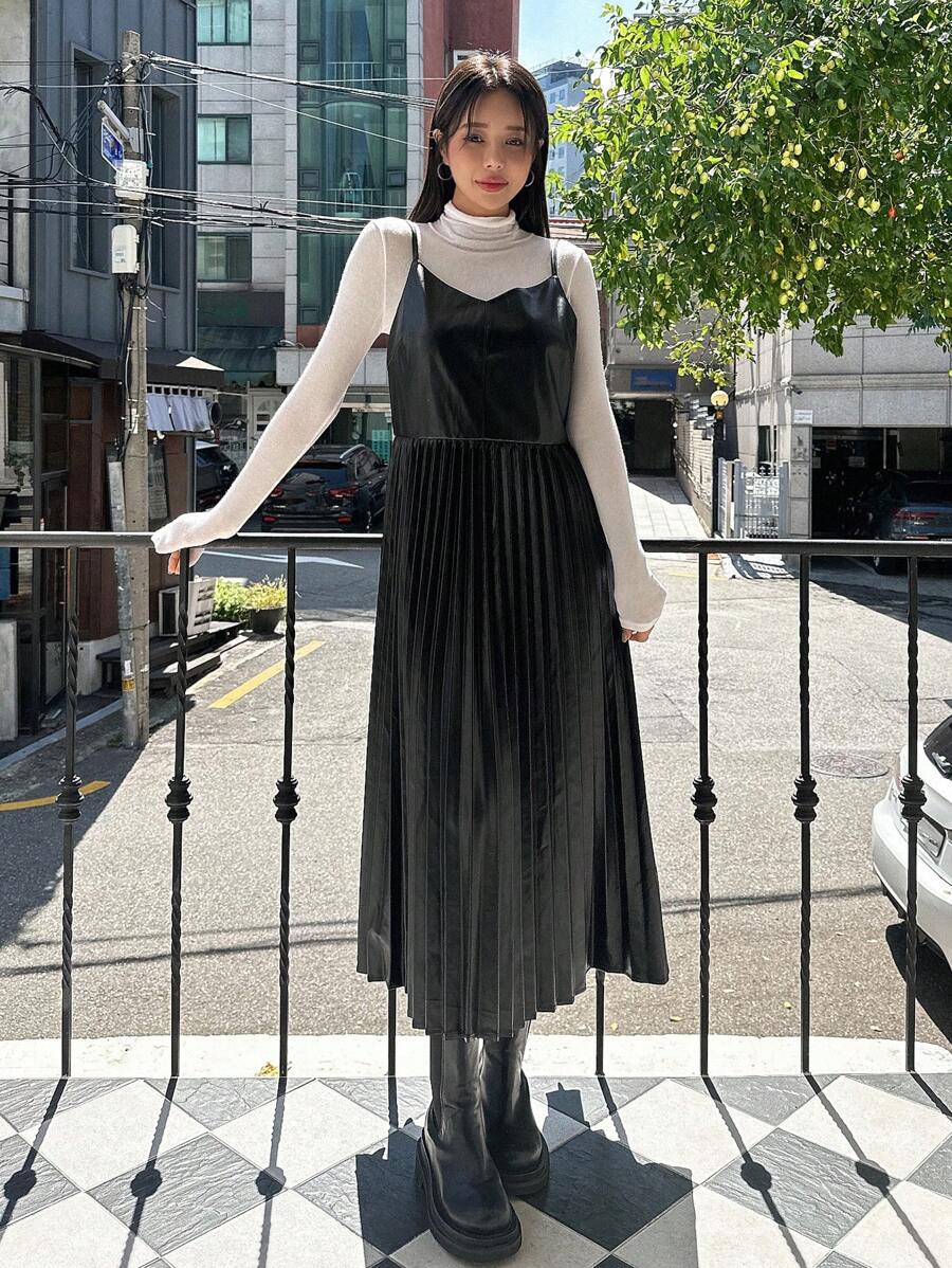 DAZY 纯色褶皱下摆吊带连衣裙（不含T恤），休闲女装秋冬