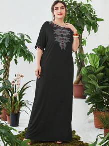 Al Najma 大碼佩斯利印花小絨球邊連衣裙 - 黑色 - 查看 5