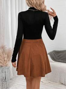 SHEIN LUNE 女士冬季高領修身t恤和絨面擴腿裙拼色套裝 - 棕色 - 查看 2