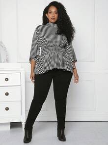 SHEIN CURVE+ 大碼千鳥格印花荷葉袖荷葉邊下擺T恤 - 黑與白 - 查看 3
