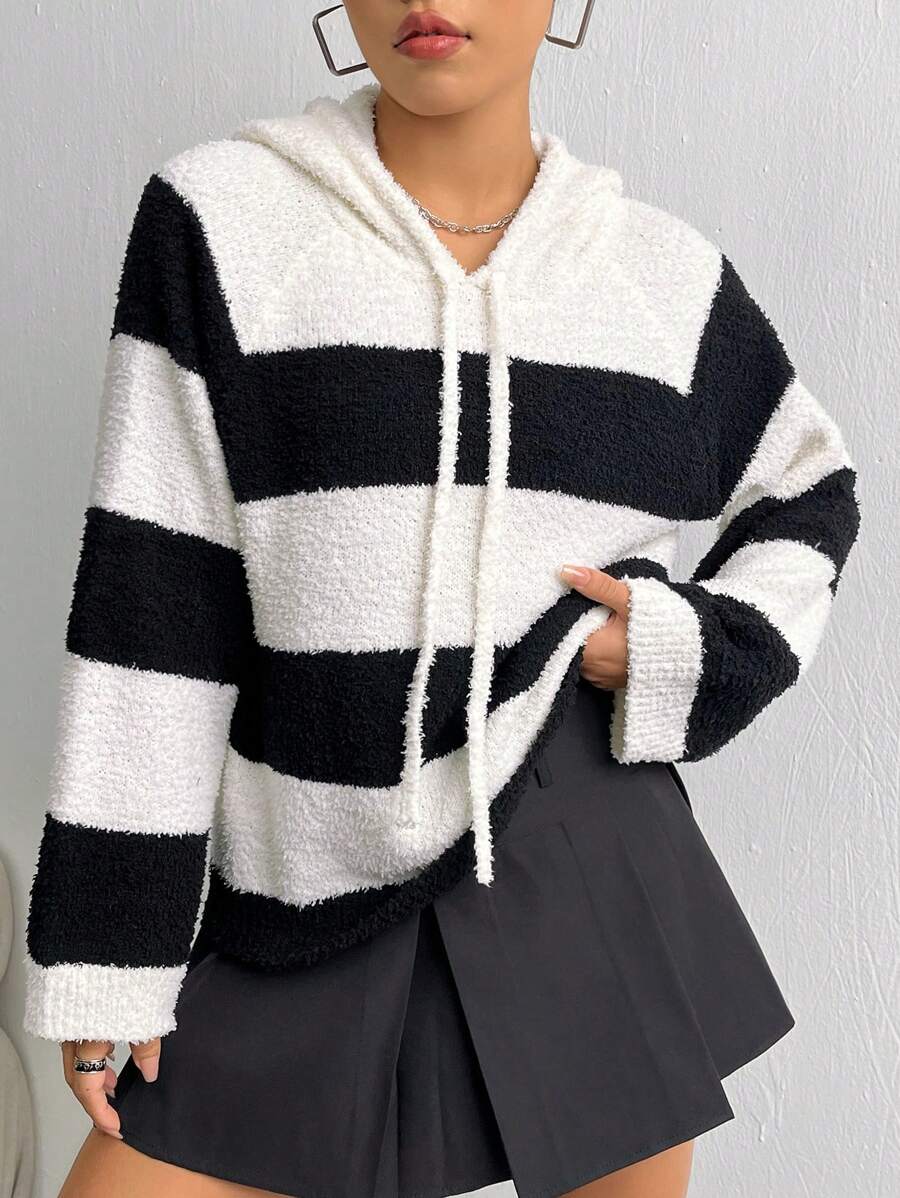 Flirla Áo len chui đầu tay raglan hai màu có dây rút, mũ trùm đầu, thích hợp cho mùa thu đông. - Đen và trắng - Xem 1