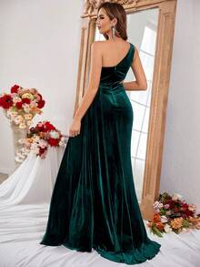 LOVE&LEMONADE One Shoulder Cut Out Draped Side Split Thigh Velvet Prom Dress - Green - View 2