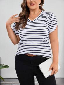 SHEIN Essnce 夏季加大条纹花瓣袖 T 恤 - 藍白色 - 查看 1