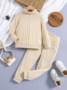 SHEIN 男童字母拼貼細節小高領運動衫和運動褲 - 杏色 - 查看 1