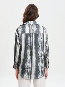 Aveloria Graphic Print Drop Shoulder Shirt - Multicolor - View 2