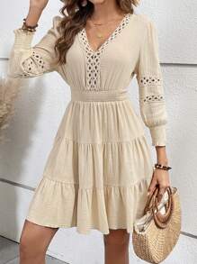 SHEIN VCAY 水溶蕾絲拼接荷葉邊洋裝 - 杏色 - 查看 5