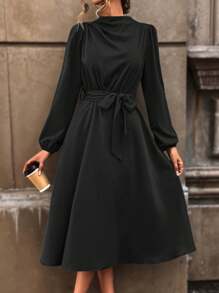 Chiquease 小高領燈籠袖繫腰帶洋裝 - 黑色 - 查看 5