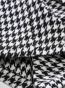 Manfinity Hypemode Loose Fit Men's Houndstooth Tweed Overcoat With Flap Pocket And Letter Patch Detail - Black and White - View 4