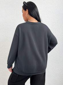 SHEIN EZwear Talla grande Sudadera con estampado de águila y letra de hombros caídos - Gris Oscuro - Ver 2