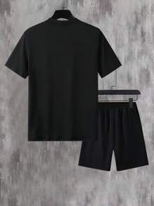 Camiseta con estampado de oso y pantalones cortos con cordón de ajuste en la cintura, transpirables para hombre - Negro - Ver 2